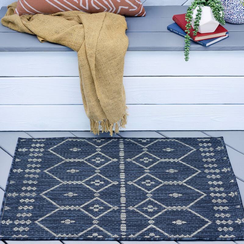 Colonnade Farmhouse Geometric Indoor/Outdoor Area Rug - 2' x 3' - Navy
