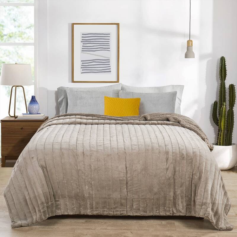 Oversized SuperMink Blanket with Sherpa Backing, 118" x 95"
