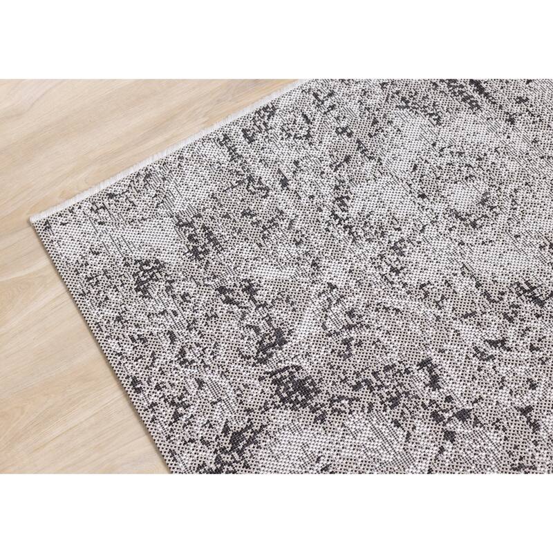 Jackson Collection - Grey/ Black Distressed Damask Indoor/Outdoor Rug
