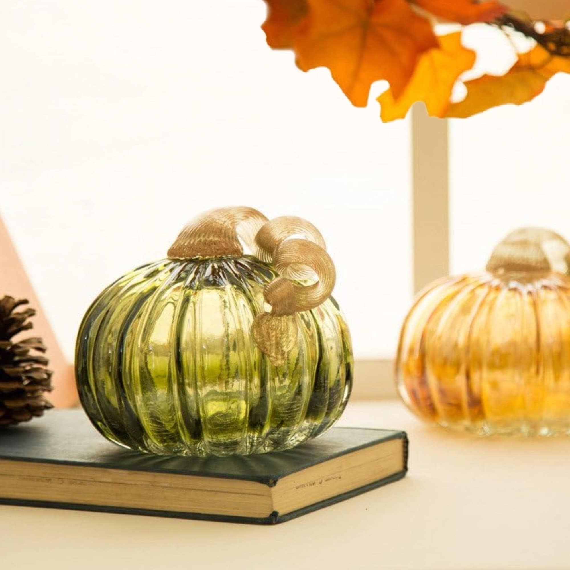 Glitzhome 6"D Fall Thanksgiving Green Amber Crackle Hand Blown Glass Pumpkins Table Decor Gifts