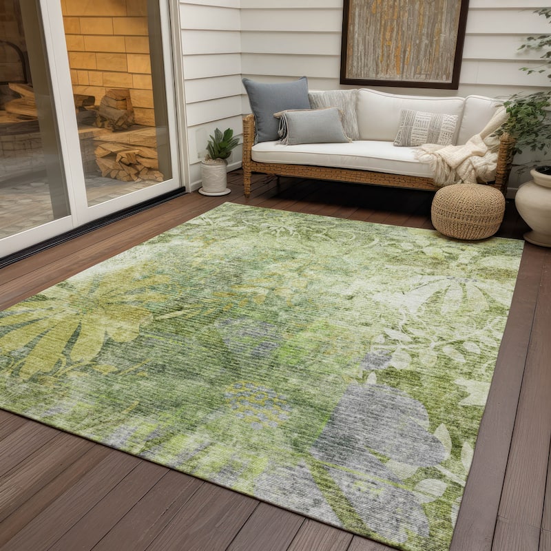 Machine Washable Indoor/ Outdoor Modern Floral Chantille Rug