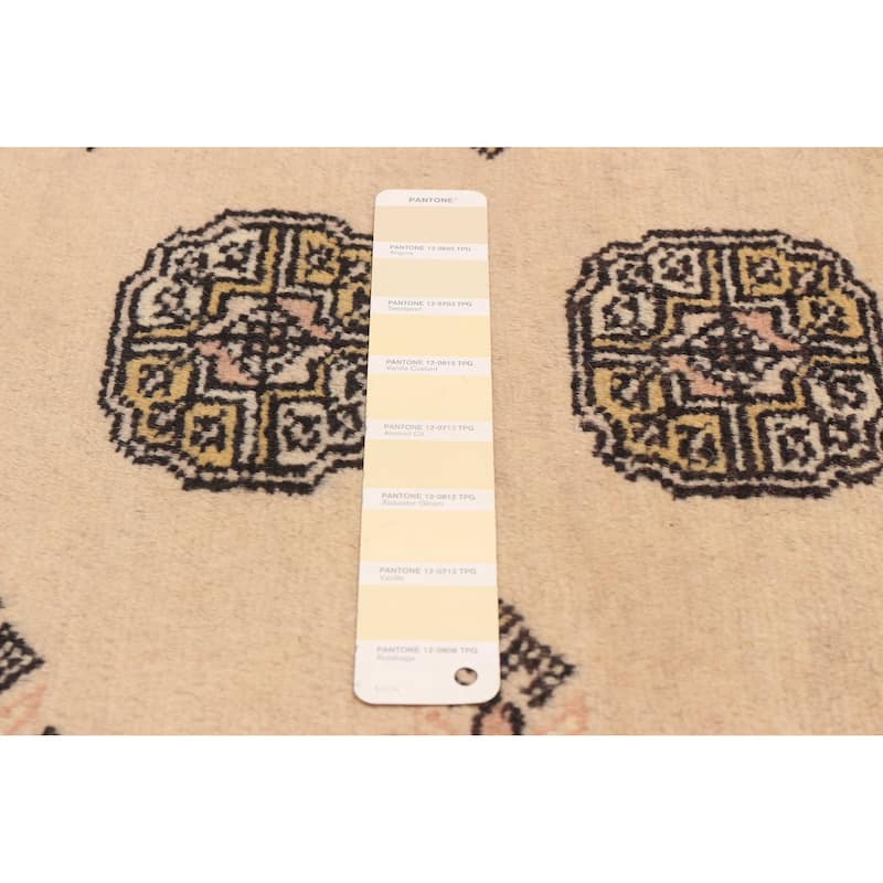ECARPETGALLERY Hand-knotted Peshawar Bokhara Ivory Wool Rug - 5'5 x 8'4