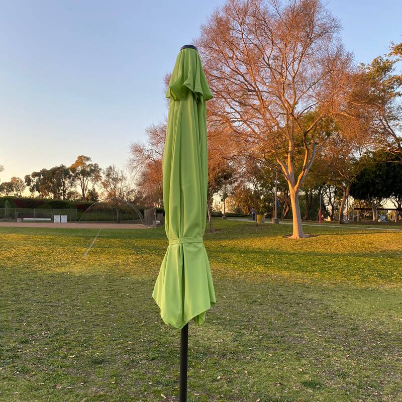 9ft Octagon Lime Green Market Umbrella Tilt/Crank