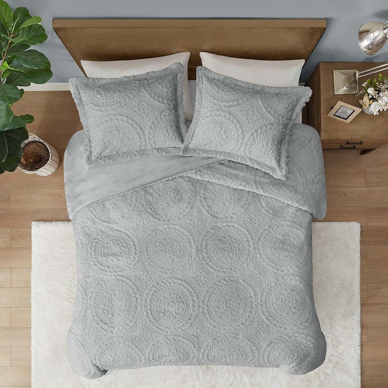 Embroidered Medallion Ultra Plush Comforter Mini Set