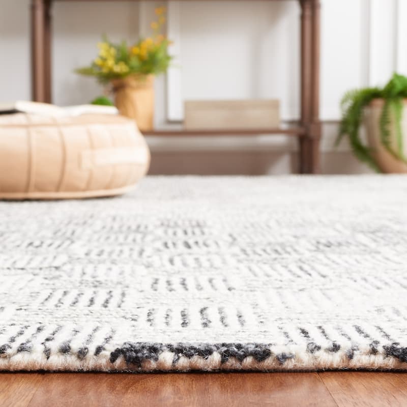 SAFAVIEH Handmade Micro-Loop Courteney Transitional Wool Rug