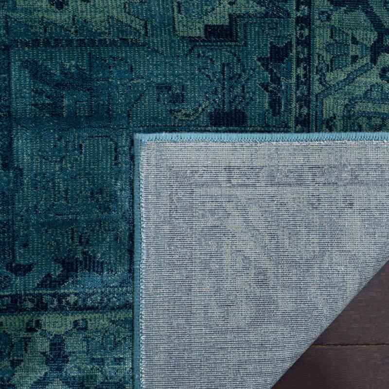 SAFAVIEH Vintage Lenna Oriental Distressed Viscose Rug