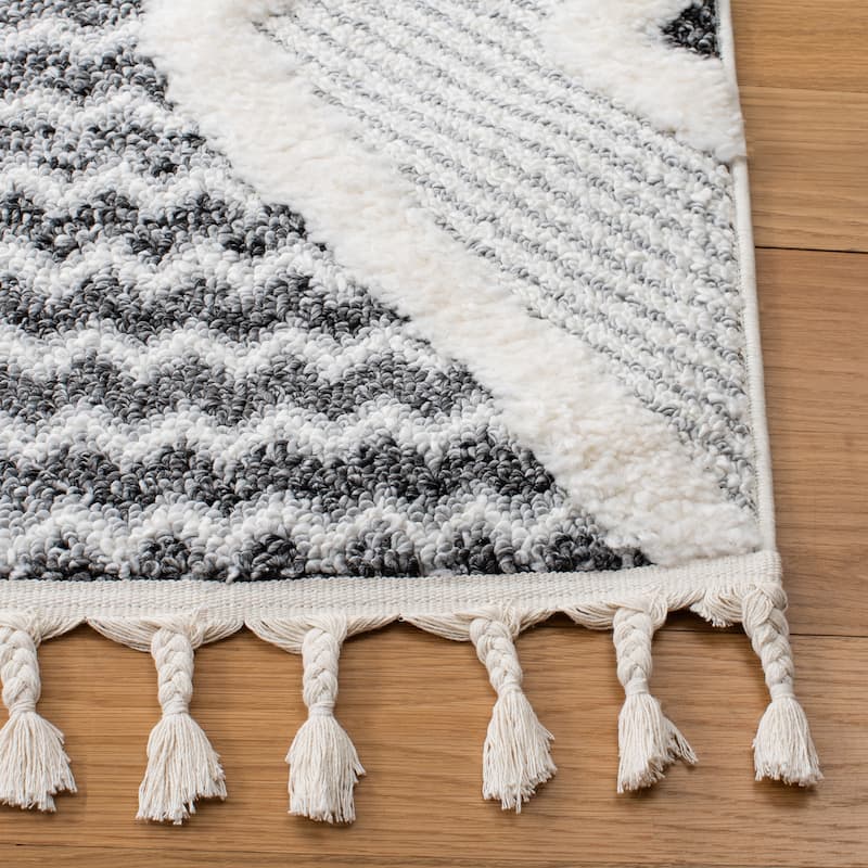 SAFAVIEH Moroccan Tassel Shag Delsie 2-inch Thick Rug
