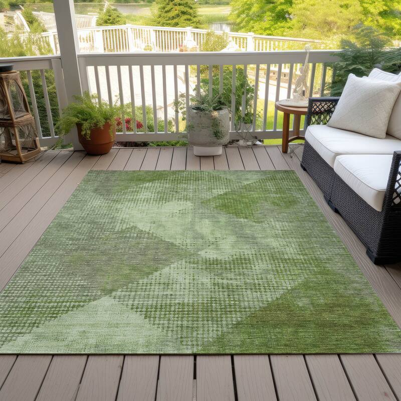 Machine Washable Indoor/ Outdoor Diamond Ombre Chantille Rug