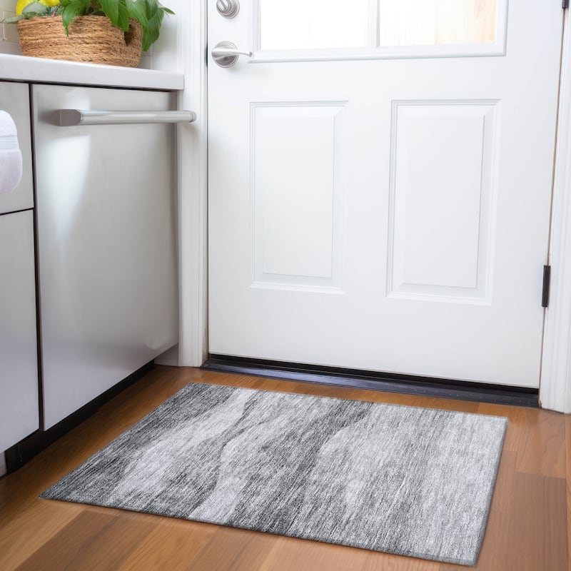 Machine Washable Indoor/ Outdoor Contemporary Waves Chantille Rug - Gray - 1'8" x 2'6"