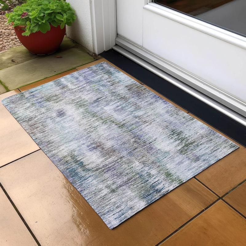 Machine Washable Indoor/ Outdoor Chantille Solid Abstract Rug - Green - 1'8" x 2'6"