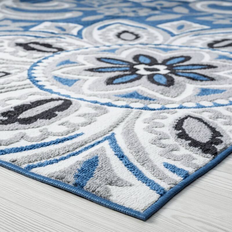 Wyman Bohemian & Eclectic Floral Indoor Area Rug