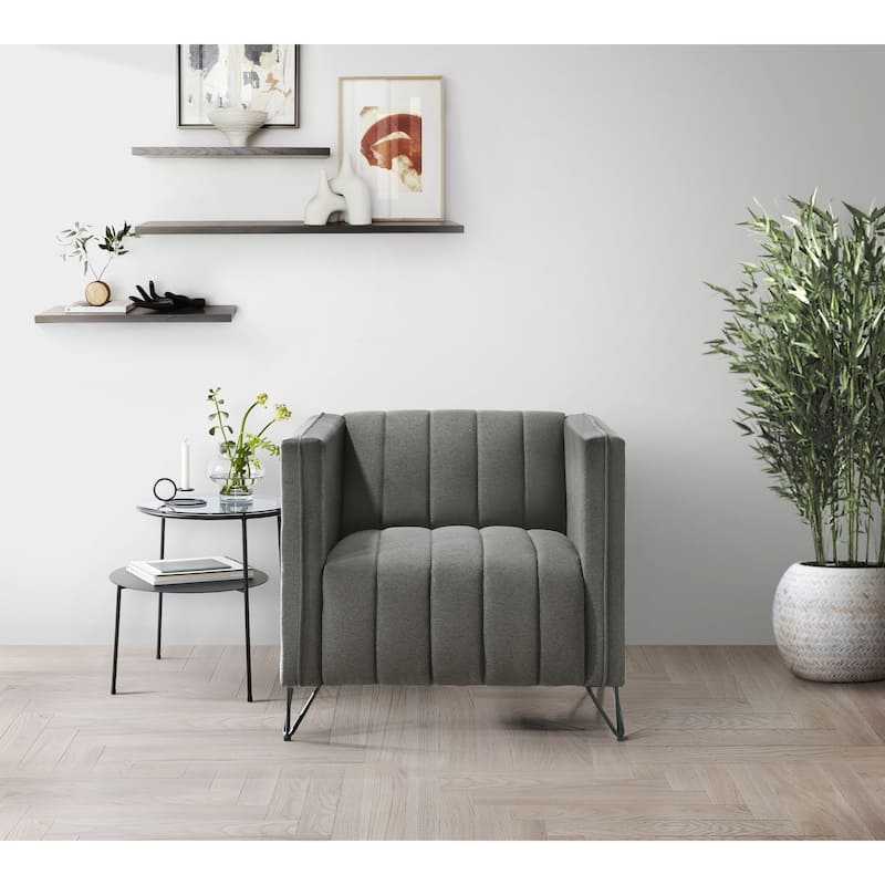 Clayfell Kurtis Square Arm Living Set