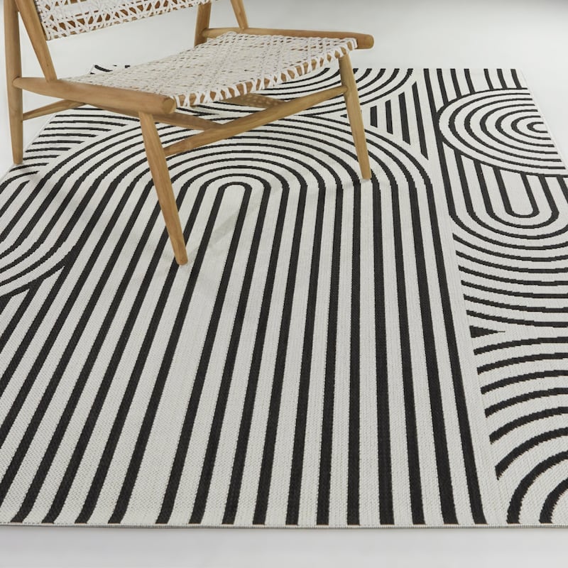 Irma Modern Striped Indoor/Outdoor Area Rug