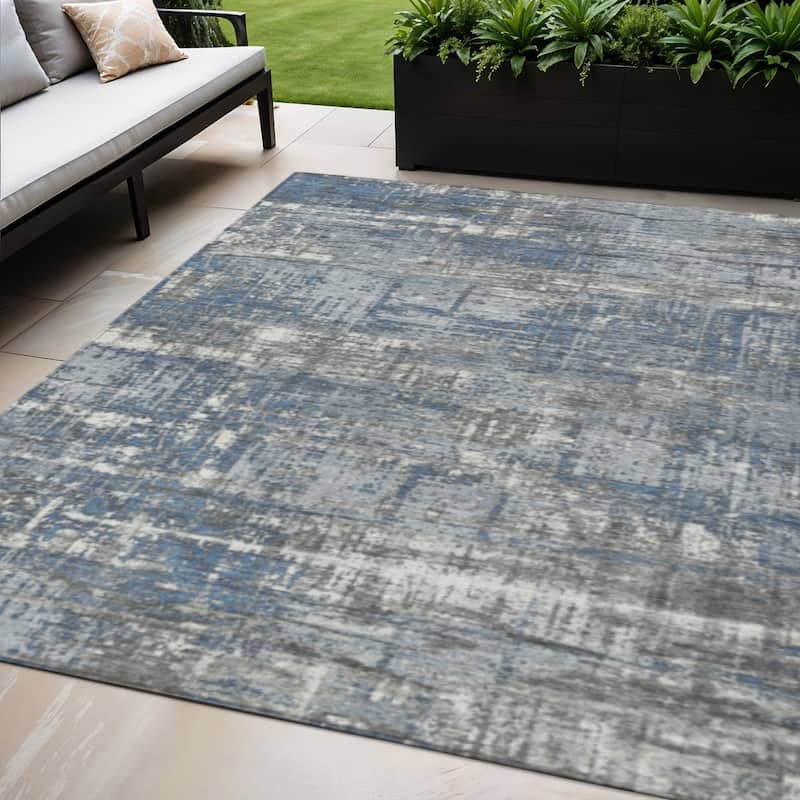 HomeRoots Geometric Transitional Rectangle Outdoor Rug - 5' X 8'