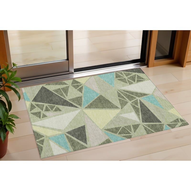 HomeRoots Geometric Transitional Rectangle Outdoor Rug - 3' x 5'