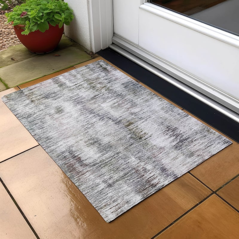 Machine Washable Indoor/ Outdoor Chantille Solid Abstract Rug - Taupe - 1'8" x 2'6"