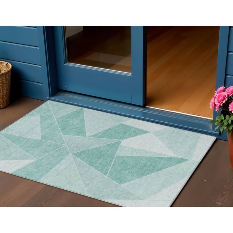 HomeRoots Geometric Transitional Rectangle Outdoor Rug - 3' x 5'