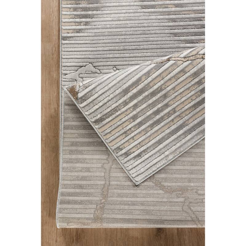 Gray 7 ft. 10 in. x 10 ft. 6 in. Luxury Area Rug, 0.43 Pile Height – Sophisticated Warmth for Any Room - 6' x 7'