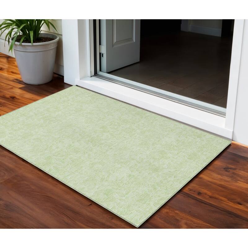HomeRoots Floral Transitional Rectangle Outdoor Rug - 3' x 5'