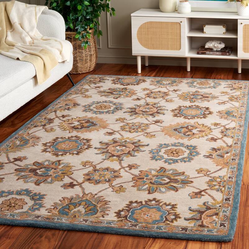 SAFAVIEH Handmade Heritage Candy Shop Traditional Wool Rug - 4' x 6' - Beige/Ivory