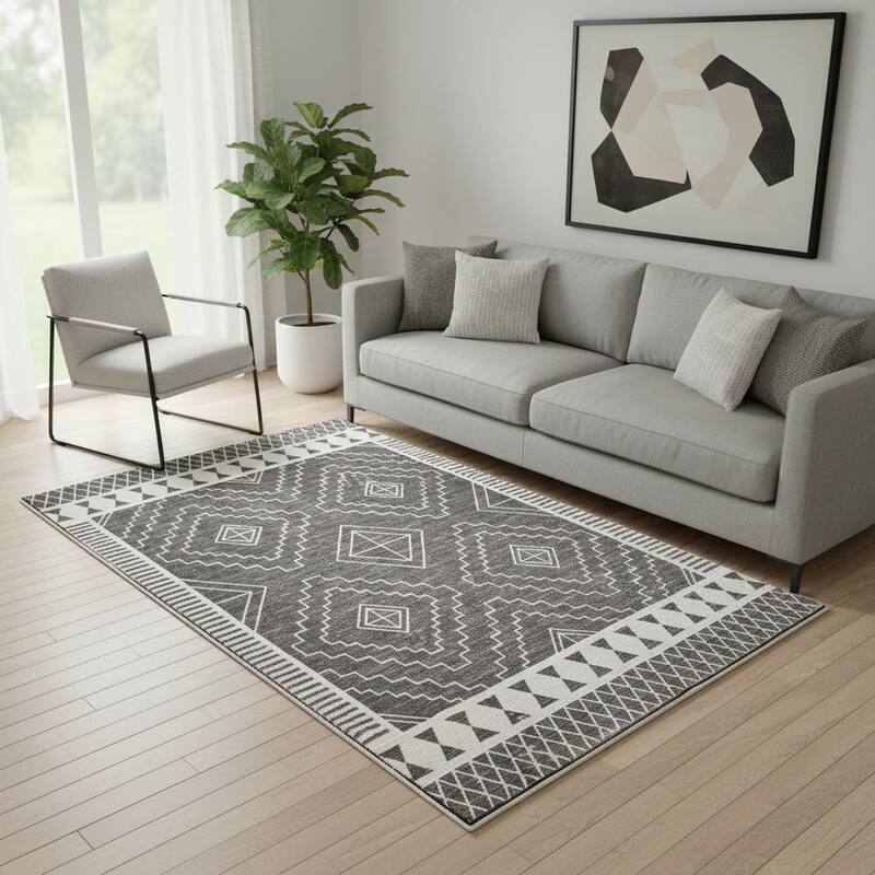 HomeRoots Geometric Modern, Contemporary Rectangle Area Rug - 5' X 8'