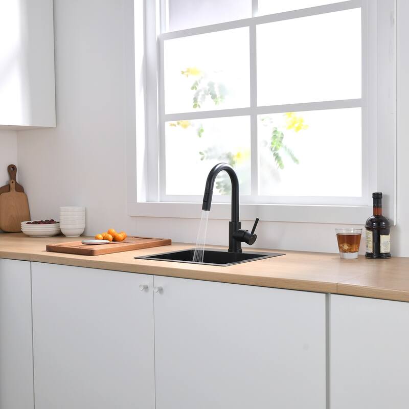 Single Handle Stainless Pull-out Kitchen Faucet with Multifunctional Outlet Water Effect