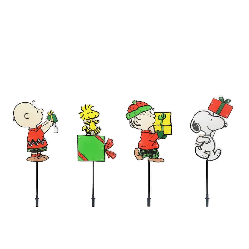26" Peanuts 4PC Peanuts Gang with Presents Pathway Markers