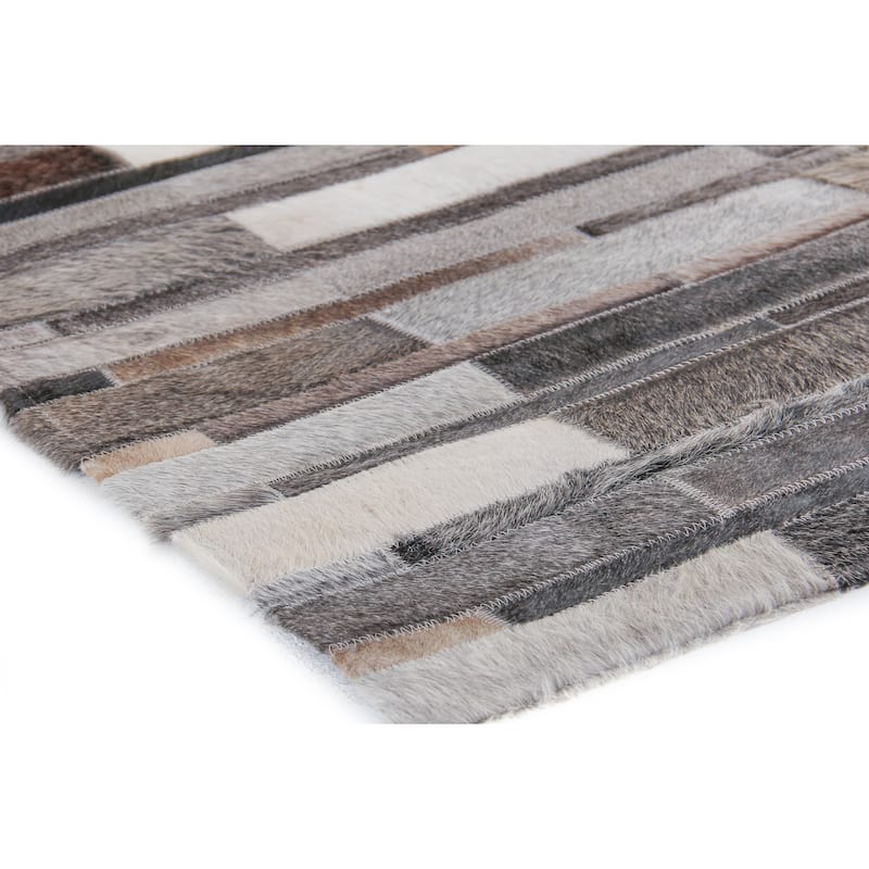 EXQUISITE RUGS Natural Hide Hand-stitched Leather Hide Grey Area Rug.
