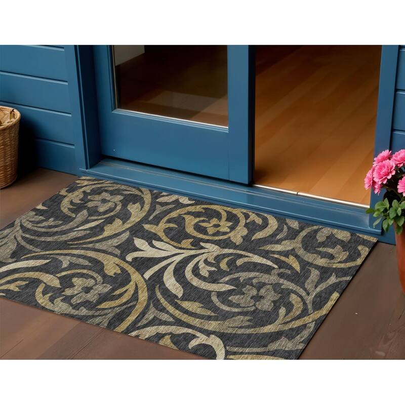 HomeRoots Floral Transitional Rectangle Outdoor Rug - 3' x 5'