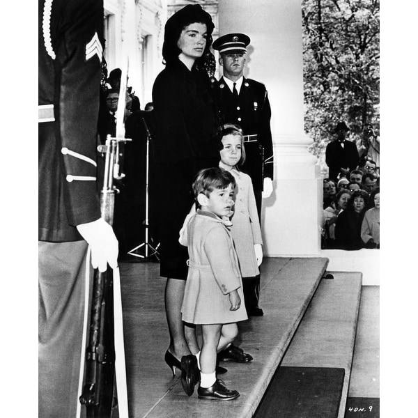 Jacqueline Kennedy With Her Children John F Kennedy Jr And Caroline ...