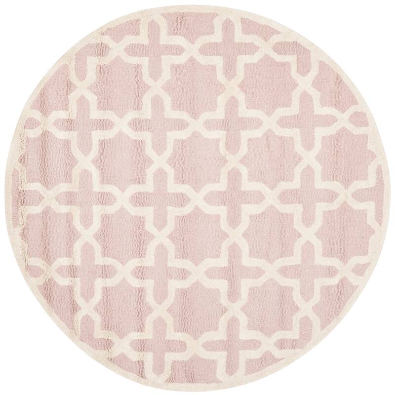 SAFAVIEH Handmade Cambridge Remedios Geometric Wool Rug - 4' Round - Light Pink/Ivory