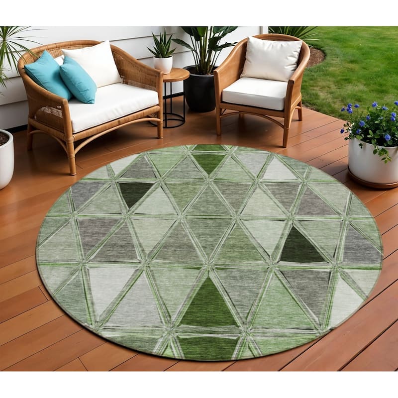 HomeRoots Geometric Transitional Rectangle Outdoor Rug - 8' Round