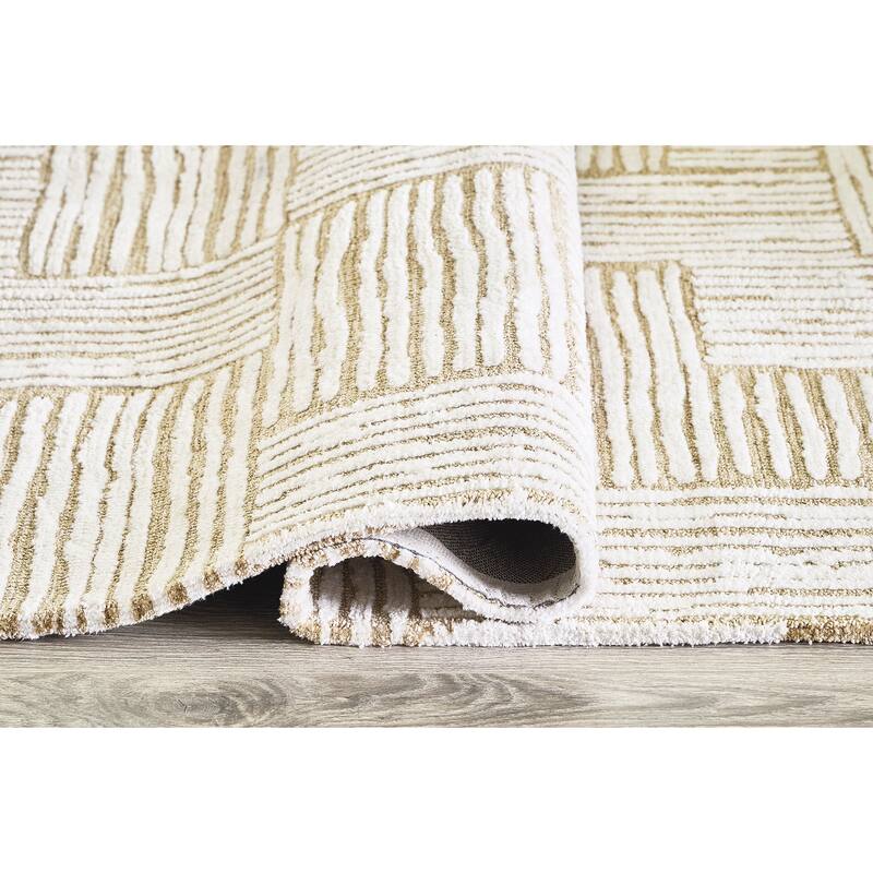 Signature Design by Ashley Adanmund Beige/Brown Rug