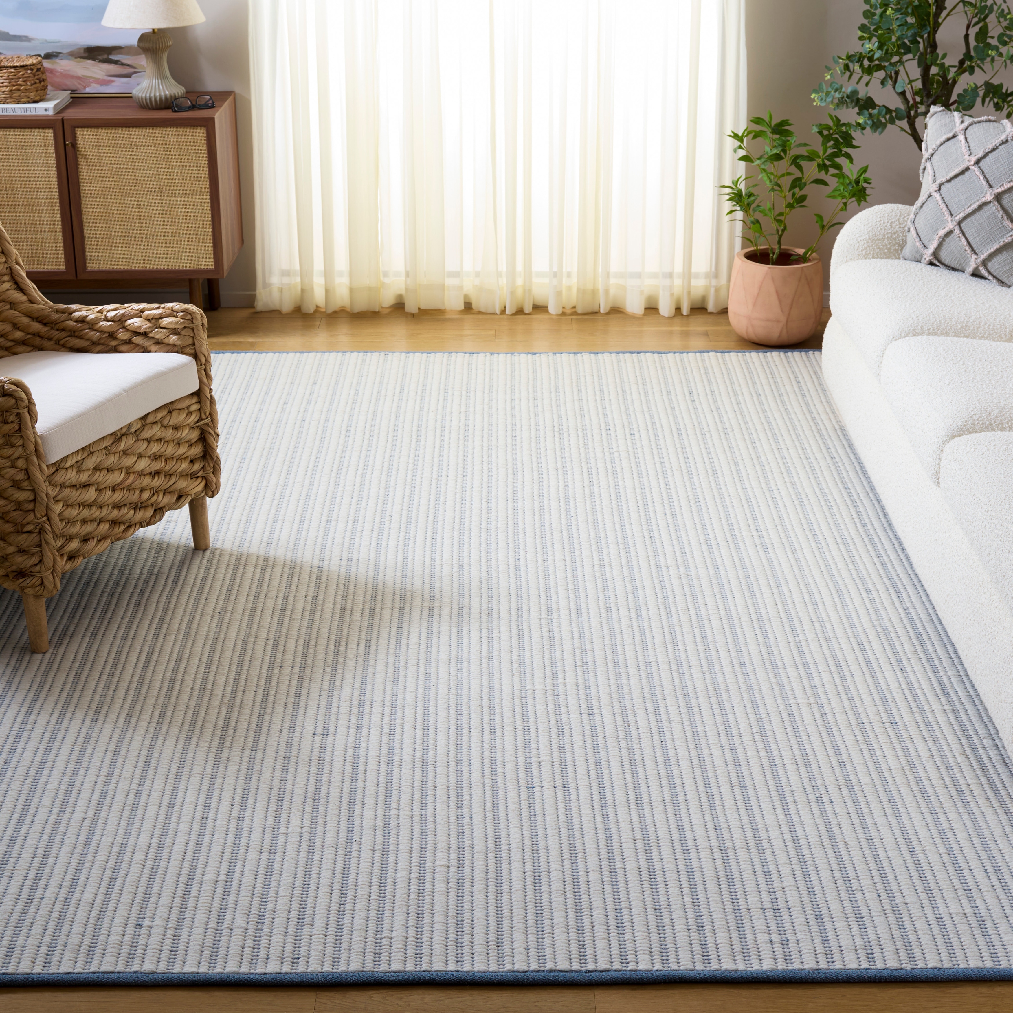 SAFAVIEH Handmade Vermont Muniba Wool & Cotton Rug