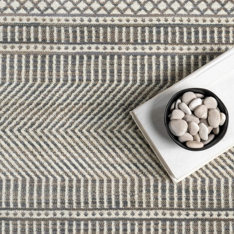 Nuloom Lavender Geometric Fringe Area Rug