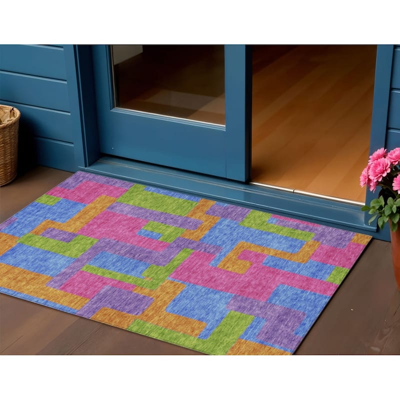 HomeRoots Abstract Transitional Rectangle Outdoor Rug - 3' x 5'