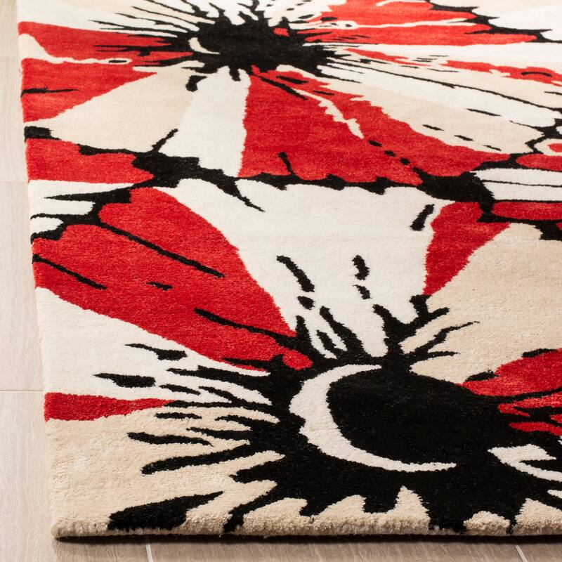 SAFAVIEH Handmade Soho Tyesha Floral N.Z. Wool Rug