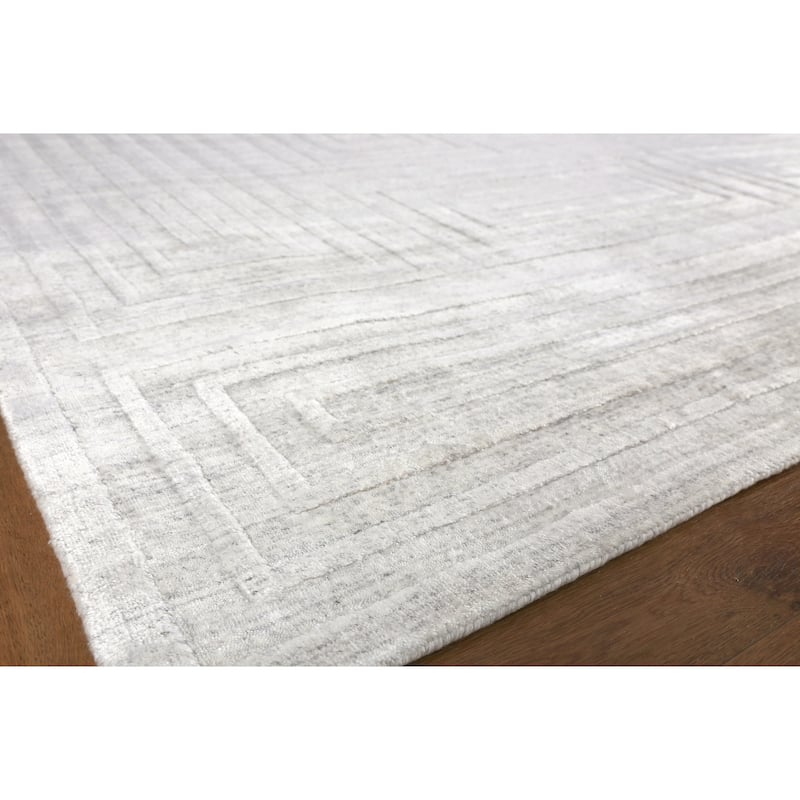 EXQUISITE RUGS Castelli Hand-loomed Bamboo Silk/Wool Ivory Area Rug.