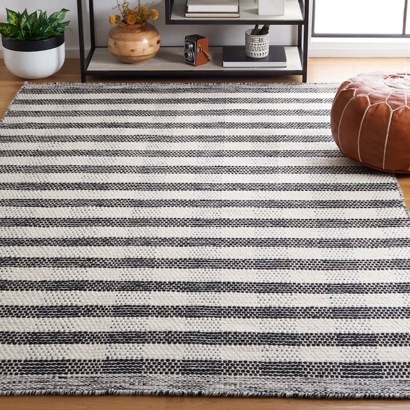 SAFAVIEH Handmade Flatweave Striped Kilim Janae Wool Rug - 8' x 10' - Black/Ivory