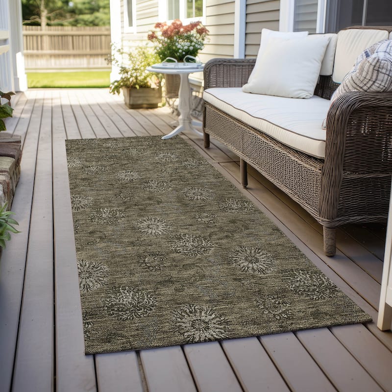 Machine Washable Indoor/ Outdoor Chantille Floral Burst Rug - Brown - 2'3" x 7'6"