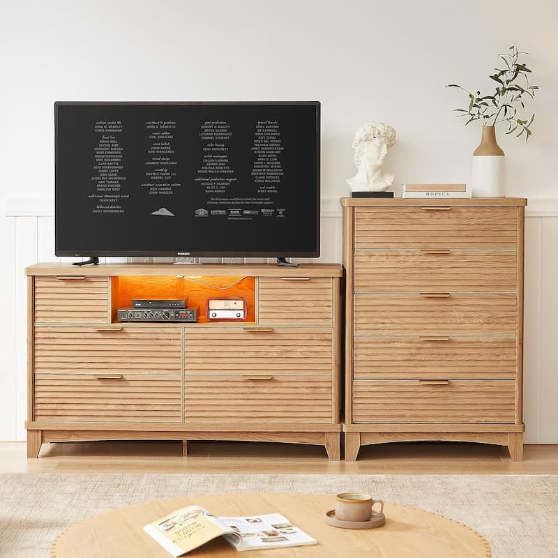 Wooden Drawers Dresser with Charging Station Dresser for Bedroom Chest of Drawers