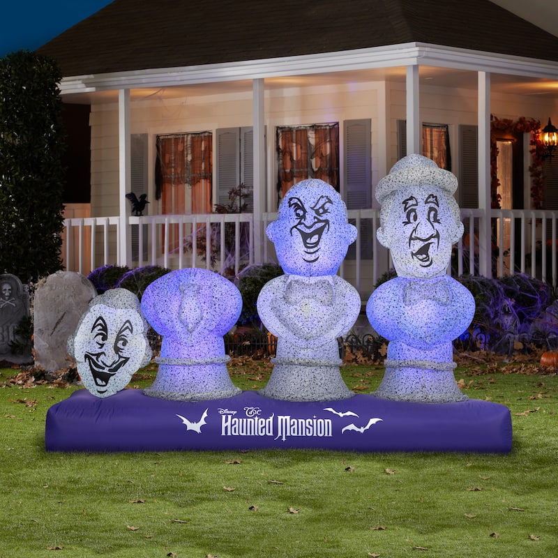 Haunted Mansion Scene with Music and Synchronized Light Show
