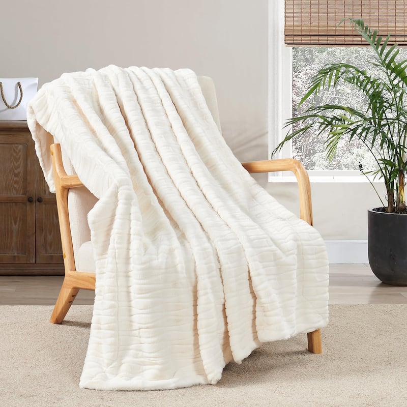 Home Soft Things Leaf Pattern FauxFur Throw Cozy Textured Blanket - 50" x 60" - White