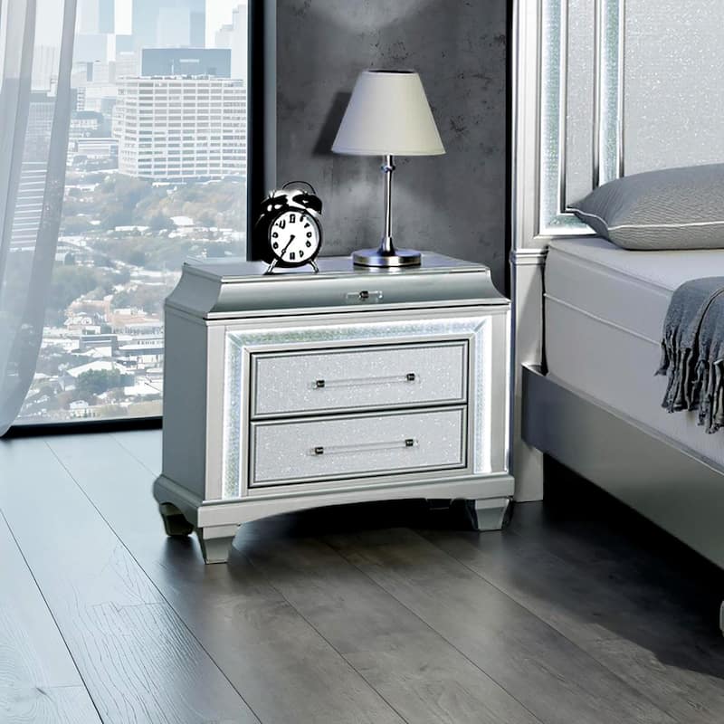 Furniture of America Gala Glam Silver 3-Drawer Nightstand with LED Lighting - 3-drawer - Silver
