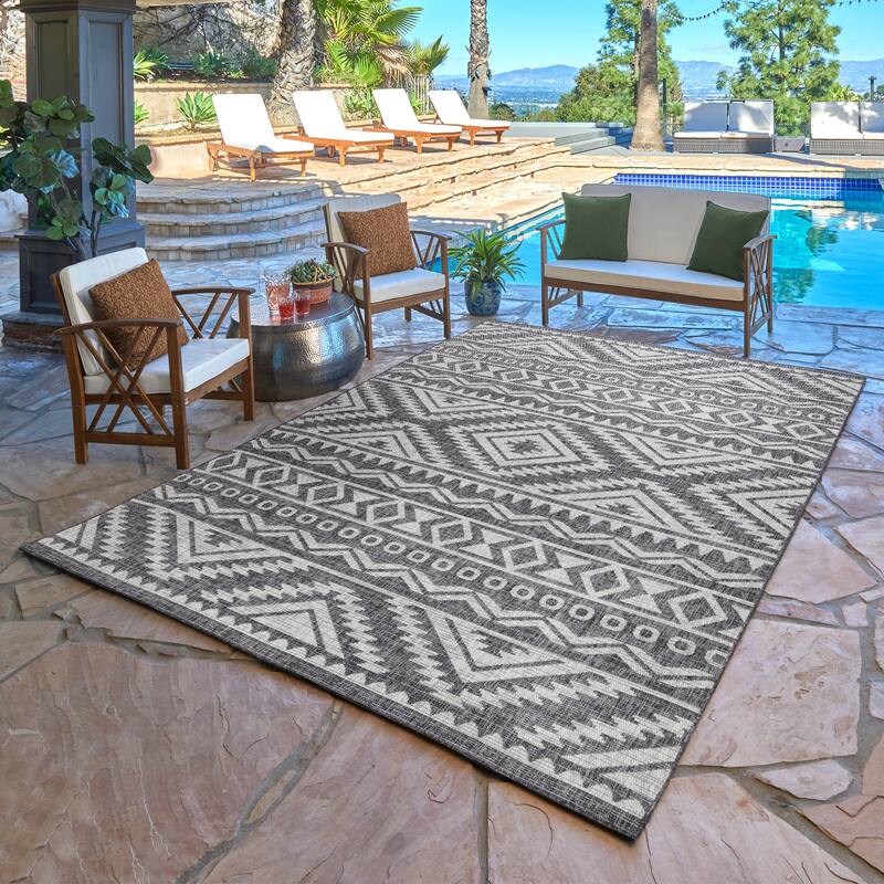 Gertmenian Savara Global Geometric Polypropylene Indoor Outdoor Performance Flatweave Area Rug Collection