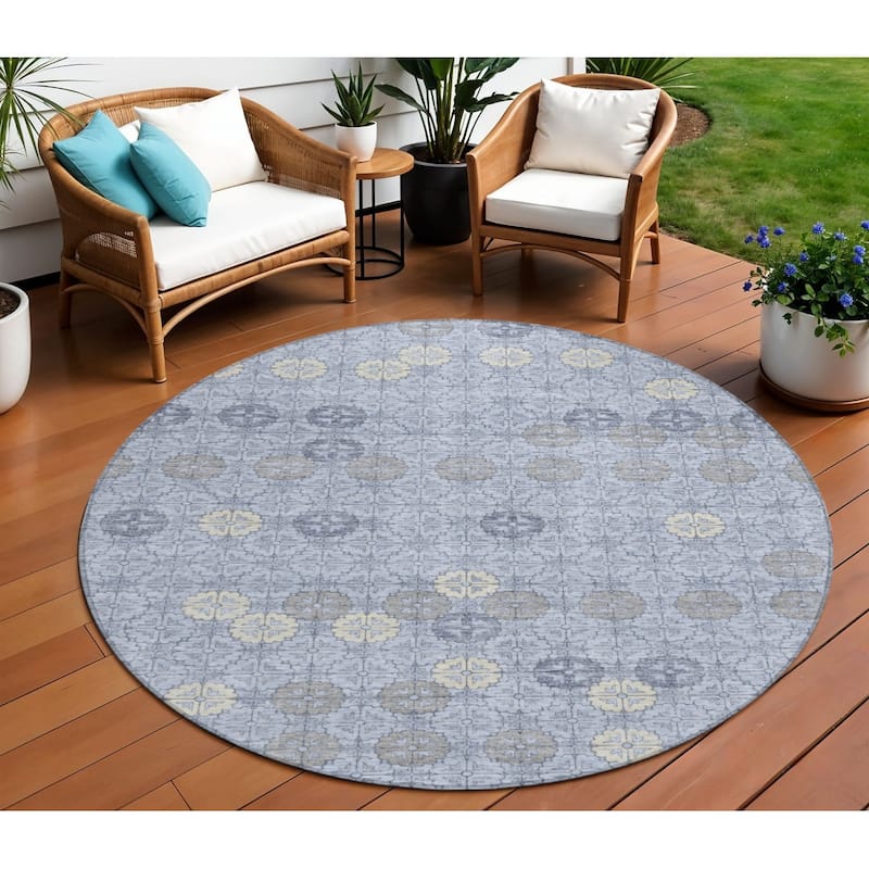 HomeRoots Geometric Transitional Rectangle Outdoor Rug - 8' Round