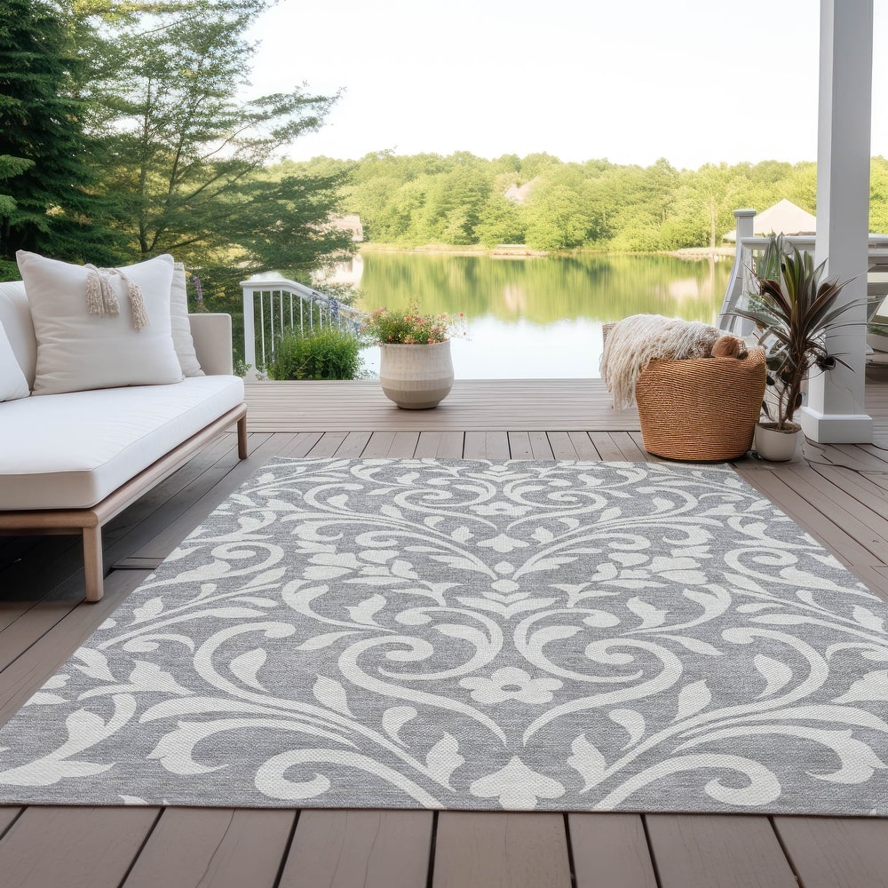 Machine Washable Indoor/ Outdoor Chantille Traditional Rug