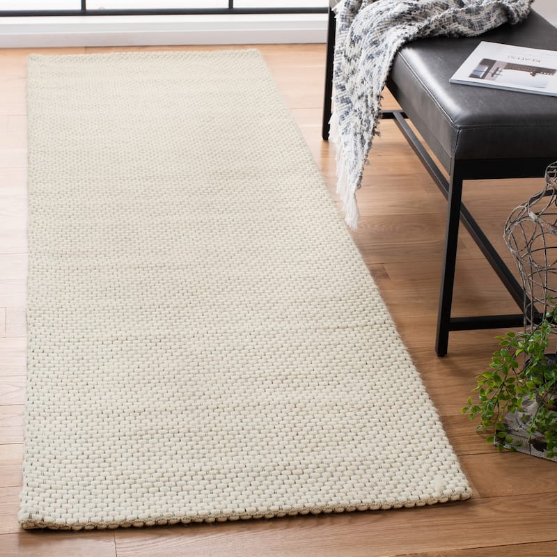 SAFAVIEH Handmade Natura Refiqe Wool Rug