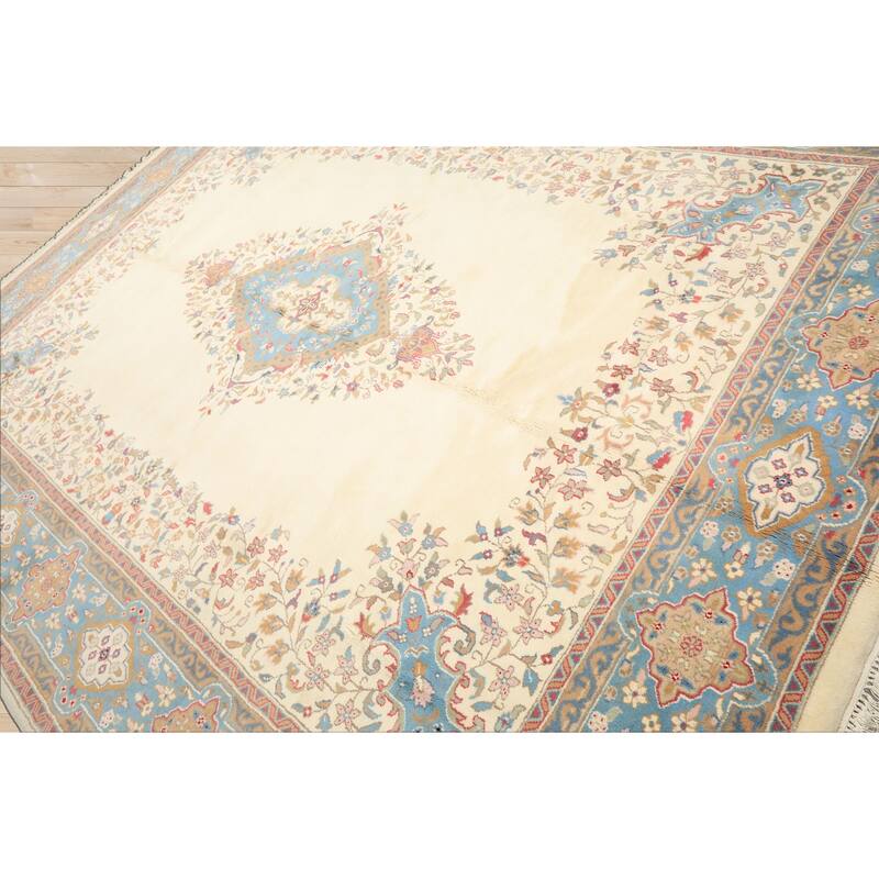 9'2''x11'10'' Hand Knotted Wool Ivory Kerman Medallion Plush Pile Area Rug - 9' 2'' x 11' 10''