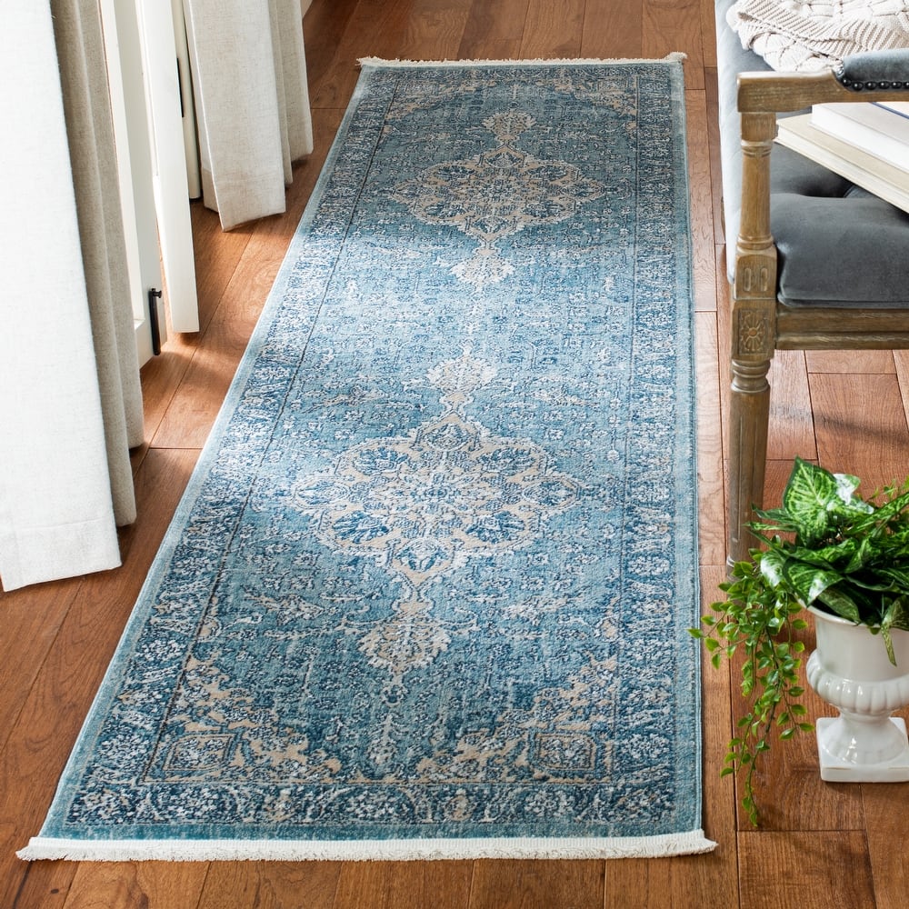 SAFAVIEH Victoria Melvina Traditional Oriental Rug